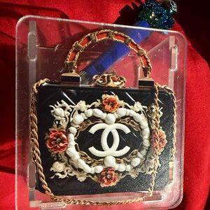 Pencil/makeup brush holder with pen